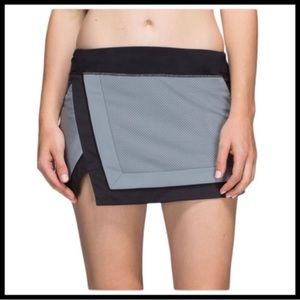 Lululemon | RARE Light It Up Reflective Running Skirt in Silver/Black